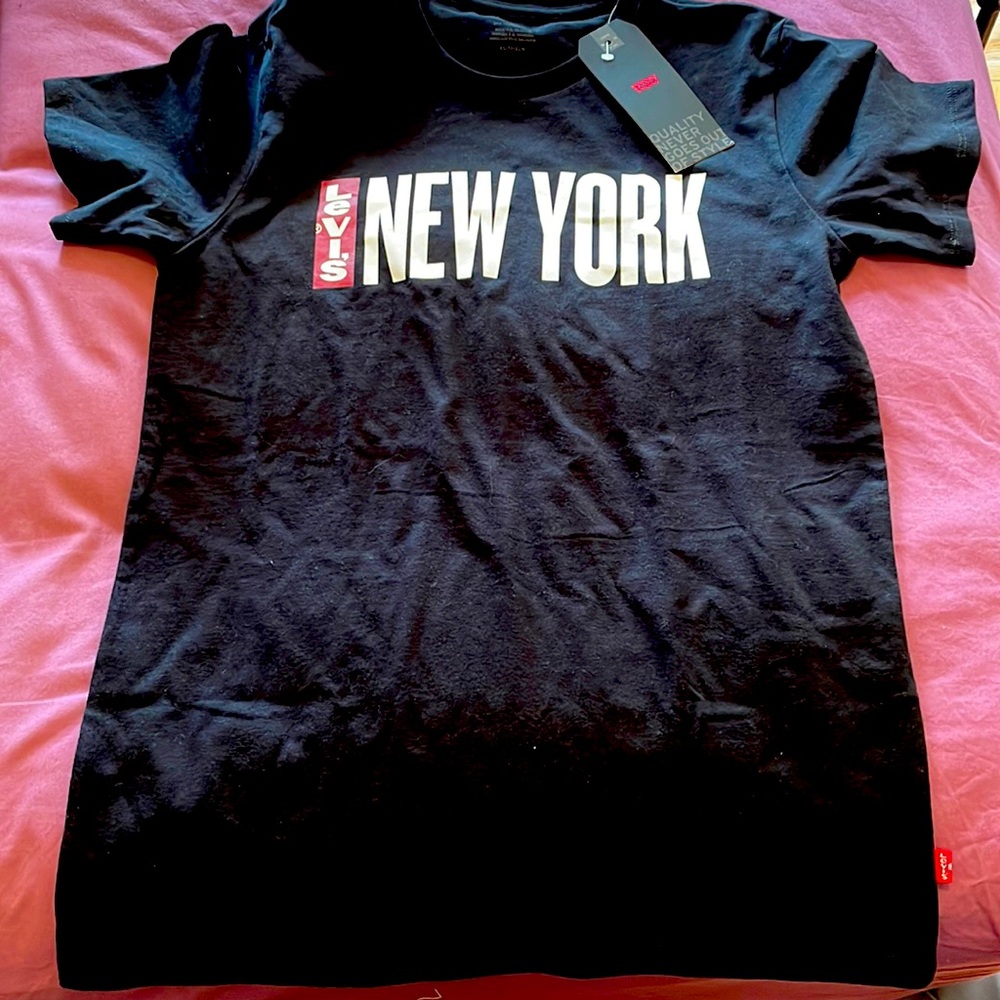 Authentic Levi’s t-shirt